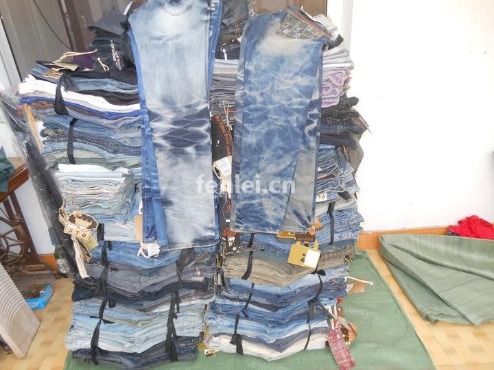 处理一批工厂尾货库存牛仔裤库存小脚裤9元全国低价清仓(男装牛仔裤批发尾货清仓处理)